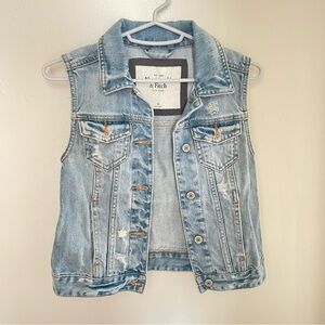 NWOT Abercrombie & Fitch Light Blue Denim Vest